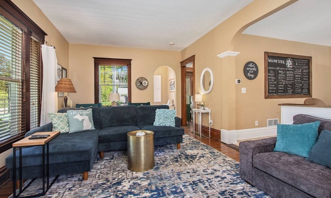 Miami Park Casa | OAR-Chard House | Family Retreat Near Lake Michigan with Fire Pit & Playset
