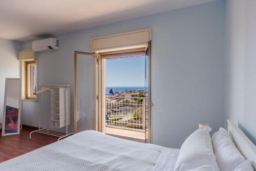 Aci Trezza Apartamento | Oasi Azzurra Seaview by Wonderful Italy