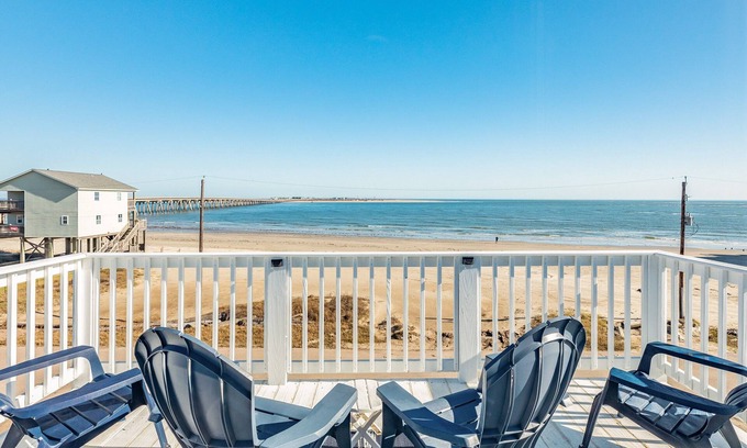 San Luis Casa | Oasis | Beachfront | Volleyball Court | Sleeps 12