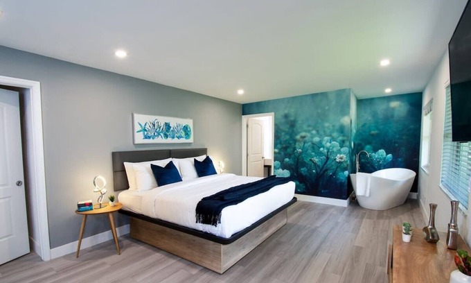 Poinciana Park Hotel | Oasis Boutique Hotel in Fort Lauderdale