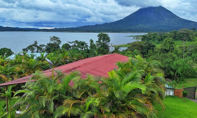El Fósforo Apartamento | Oasis House with Soaking tub - Volcano & Lake views