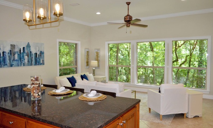 Daphne Casa | Oasis in Daphne