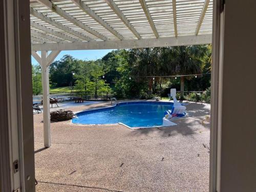 McComb Casa | Oasis In The Country