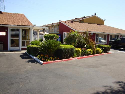 Southwestern Sacramento Hotel | Oasis Inn Sacramento- Elk Grove