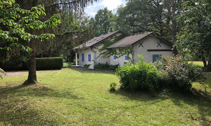 Morlac Casa | Oasis of Calm: Charming and Peaceful Country House with Children's Games