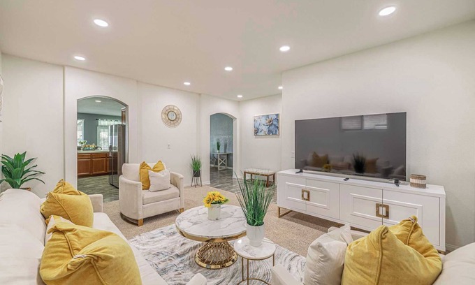 Palmdale Casa | Oasis of Comfort on Alton Drive – Spacious 4BR Home for 30+ Day Stays #41892