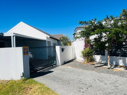 Bloubergstrand Casa | Oasis of Comfort