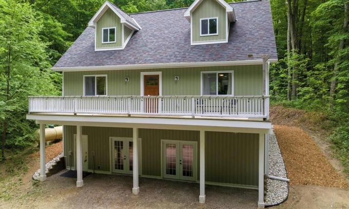 Harbor Springs Casa | Oasis on 10 acres, mins to Boyne