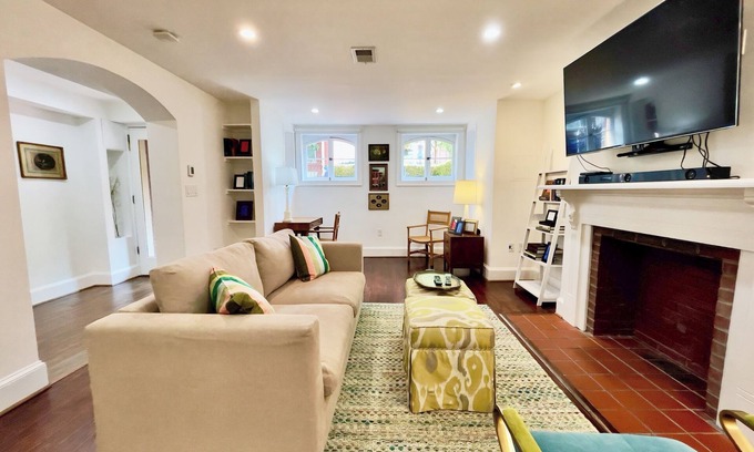 Connecticut Ave - K Street Casa | Oasis on O Street - Full Floor Apartment - Logan/Dupont, near White House