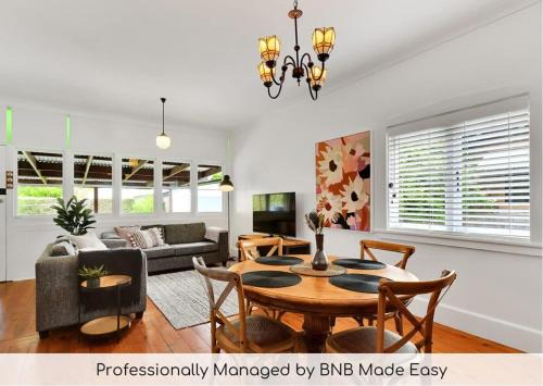 Orange Casa | Oasis on Warrendine, Sleek & Stylish, Free Wi-Fi