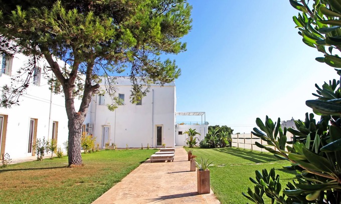 Roca Vecchia Hotel | Oasis Park Hotel