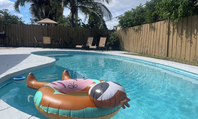 Garden Isles Casa | Oasis Pool Home less than 10 minutes from Beach