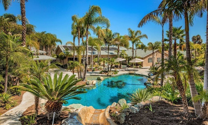 Vista Cabaña | Oasis Resort w/ private heated pool, water slide, hot-tub, mini golf, firepit