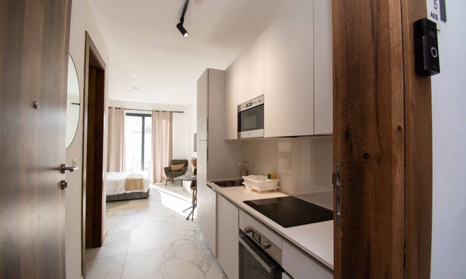 Labadi Apartamento | Oasis Retreat at 233 Boulevard