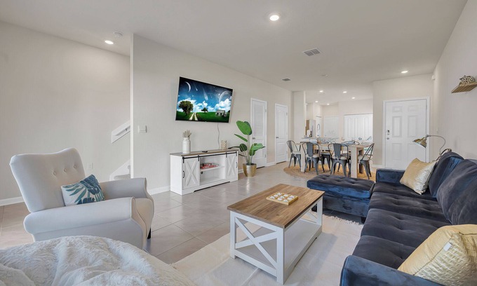 St. Augustine Casa | Oasis Sanctuary, 3 Bedroom Designer Home, 15 Miles to the Beaches, Fun Game Room