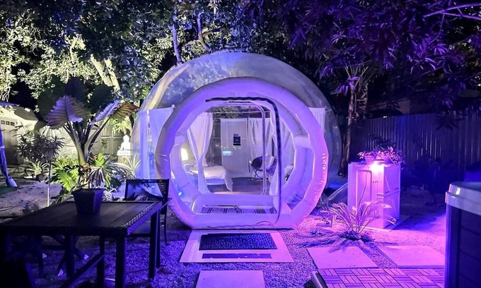 West Little River Casa | Oasis style jacuzzi glamping gym parking bbq secure