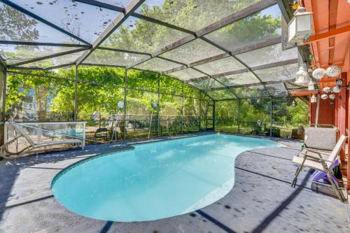 South Apopka Casa | Oasis with Grill and Pool about 16 Mi to Orlando!