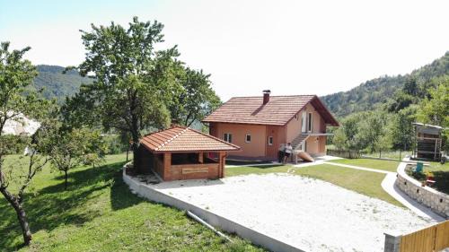 Republika Srpska Casa | Oaza mira Šipovo