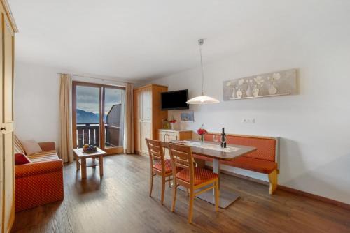 Tirolo Apartamento | Oberötzbauer Apartment Enzian