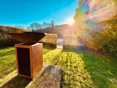 Tilff Apartamento | Oboho - Le gîte bohème (Pieds dans l’eau - Lit King Size - Jardin)