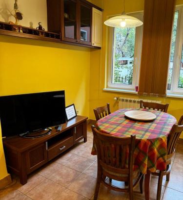 Oborishte Apartamento | Oborishte Family Elegance with Garden View