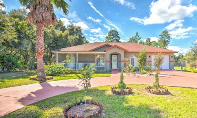 Ocala Casa | Ocala Getaway w/ Pool + Dog-Friendly Stay