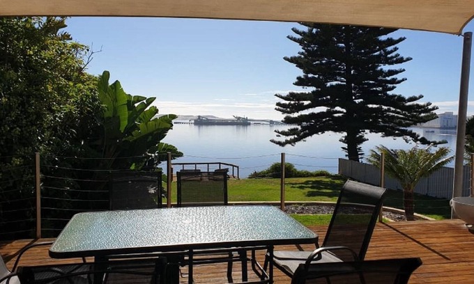 Port Lincoln Casa | Ocean 26 - Absolute Waterfront!