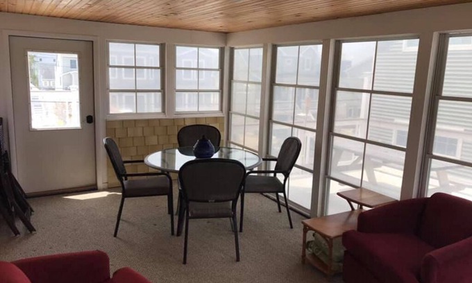 North Beach Haven Apartamento | Ocean and Bay views, 3 upper decks, recently renovated, close to ACME.