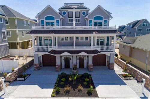 Ortley Beach Casa | Ocean and Beach Views from Five Decks in Ortley Beach