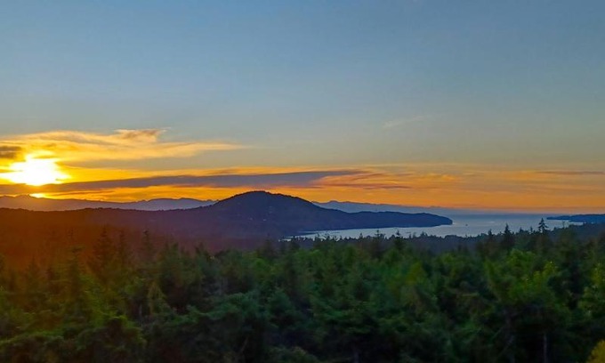 Regional District of Nanaimo Casa | Ocean and mountain view rooms