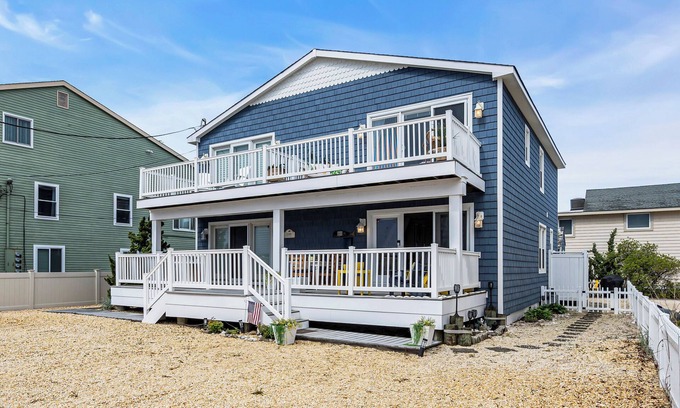 Bradley Beach Casa | Ocean Ave! Watch Sunrise with Outdoor Shower and Linens