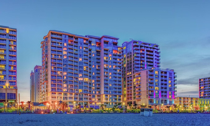 Northeast Virginia Beach Complejo | Ocean Beach Club Virginia Beach - 3 BEDROOM OCEAN FRONT SUITE W/3 KING BEDS