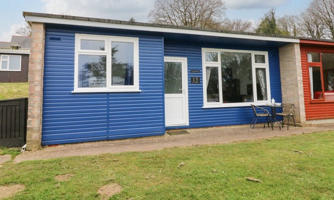 Bucks Cross Cabaña | OCEAN BLUE, pet friendly, with pool in Bucks Cross, Bideford
