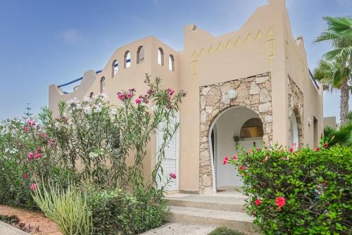 Arbaa Sahel Casa | Ocean Breeze 2BR Escape Walk to the Waves