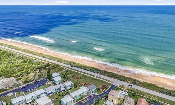 Ormond Beach Condominio | Ocean Breeze Condo | Ocean Views | Steps To Beach | Pool | Flagler/Ormond Beach