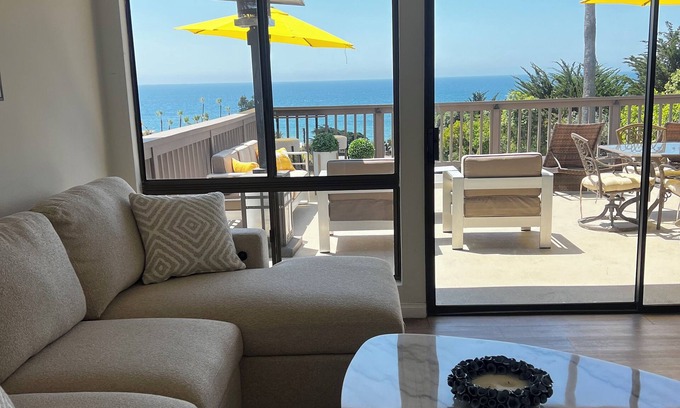 Malibu Condominio | Ocean Breeze Getaway – Cozy Malibu Condo with Style