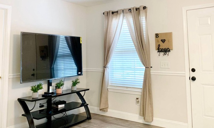 Gulf Breeze Casa | Ocean Breeze Hideaway closes to two beaches.