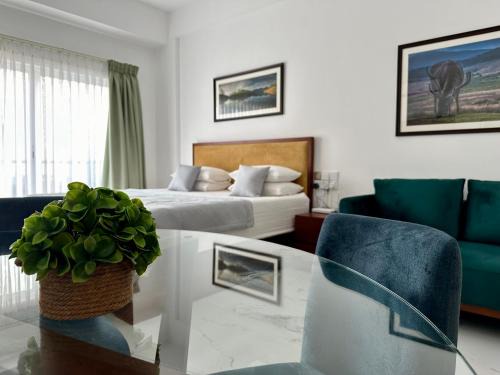 Negombo Apartamento | Ocean Breeze Hotel Residencies BritLanka Apartments Negombo