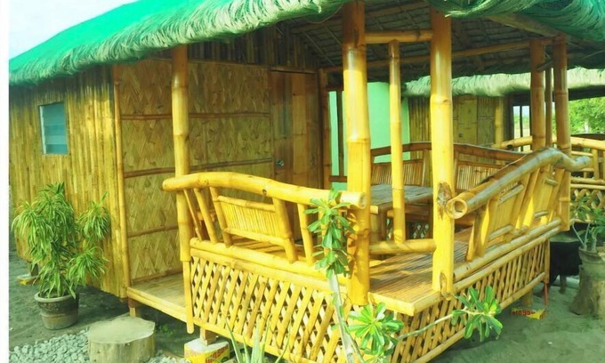 Bacnotan Cabaña | Ocean Breeze - Local Cottage