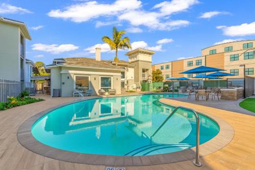 Marina del Rey Apartamento | Ocean Breeze - Marina del Rey Suites with Pool, Gym & Hot Tub