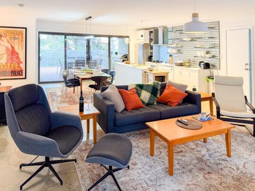 Port Willunga Casa | Ocean Breeze Stylish 4BR Retreat