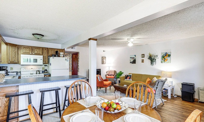 Caine Woods Condominio | Ocean City Condo w/ Pool Access: Walk to Beach!