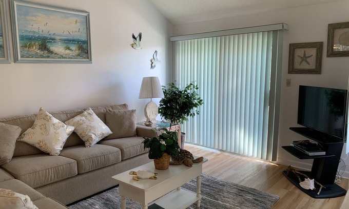 Heron Harbour Isle Condominio | Hermoso Bayside Condo