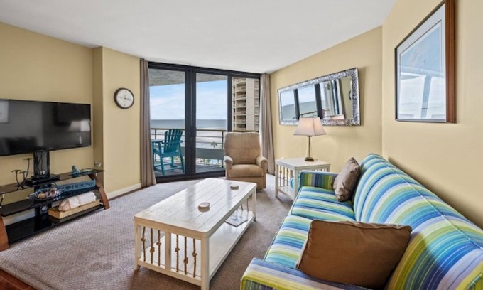 Briarcliffe Acres Apartamento | Ocean Creek North Tower H7 - Oceanfront 3 BR Condo