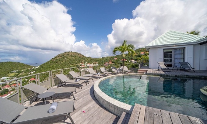 Terre Neuve Villa | Ocean Five (2/5 Rooms)