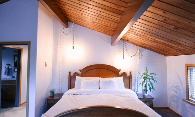 Ucluelet Cabaña | Ocean Friendly Amenities & Hot Tub