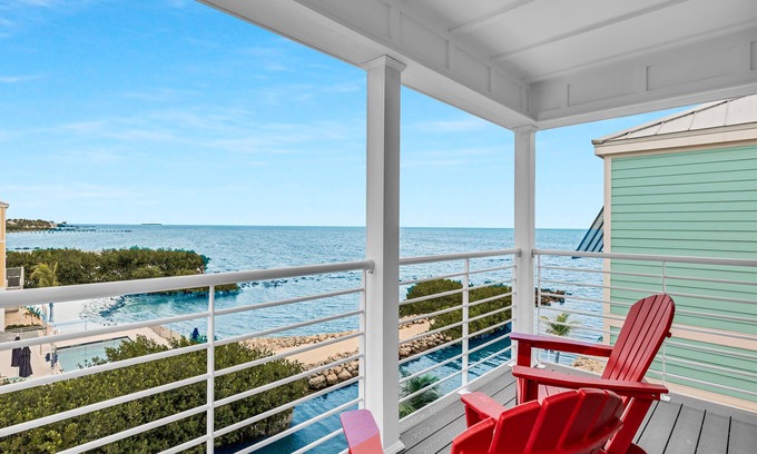 Plantation Key Complejo | Ocean front 2 bedroom home, with breathtaking ocean views!