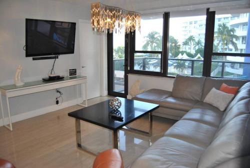 Mid Beach Apartamento | Ocean Front 2 bedroom and 2 bathroom apartment at The Alexander Resort