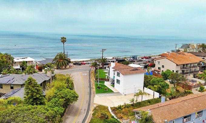 Leucadia Casa | Frente al mar con increíble vista al mar, espaciosas 2 habitaciones, 2 baños, barbacoa, equipo de playa, aire acondicionado