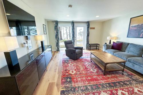 Yachats Apartamento | Ocean Front Condo, Pelican at Oregon House, Stairs to the Beach!